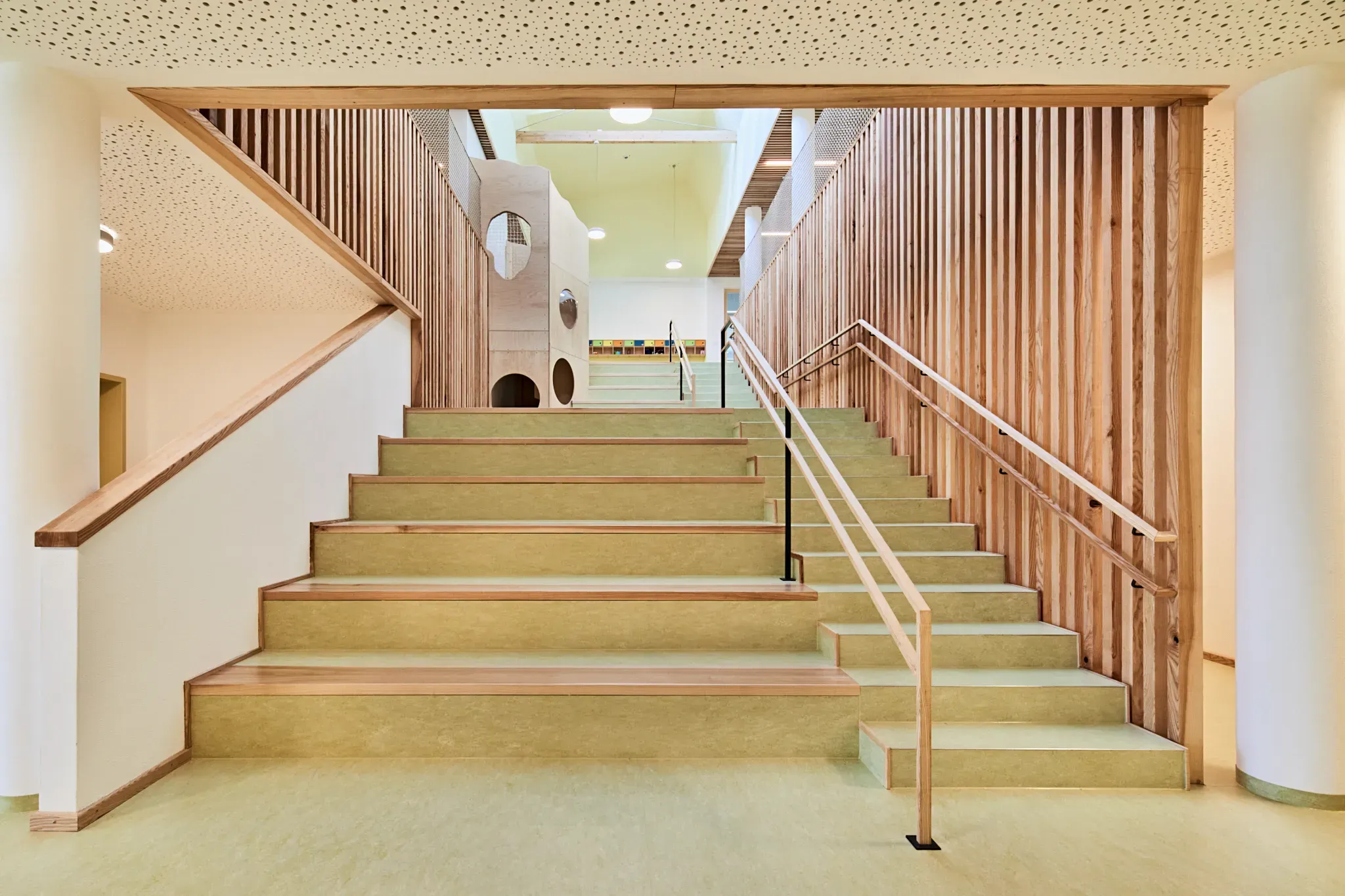 KiTa Treppenhaus 1